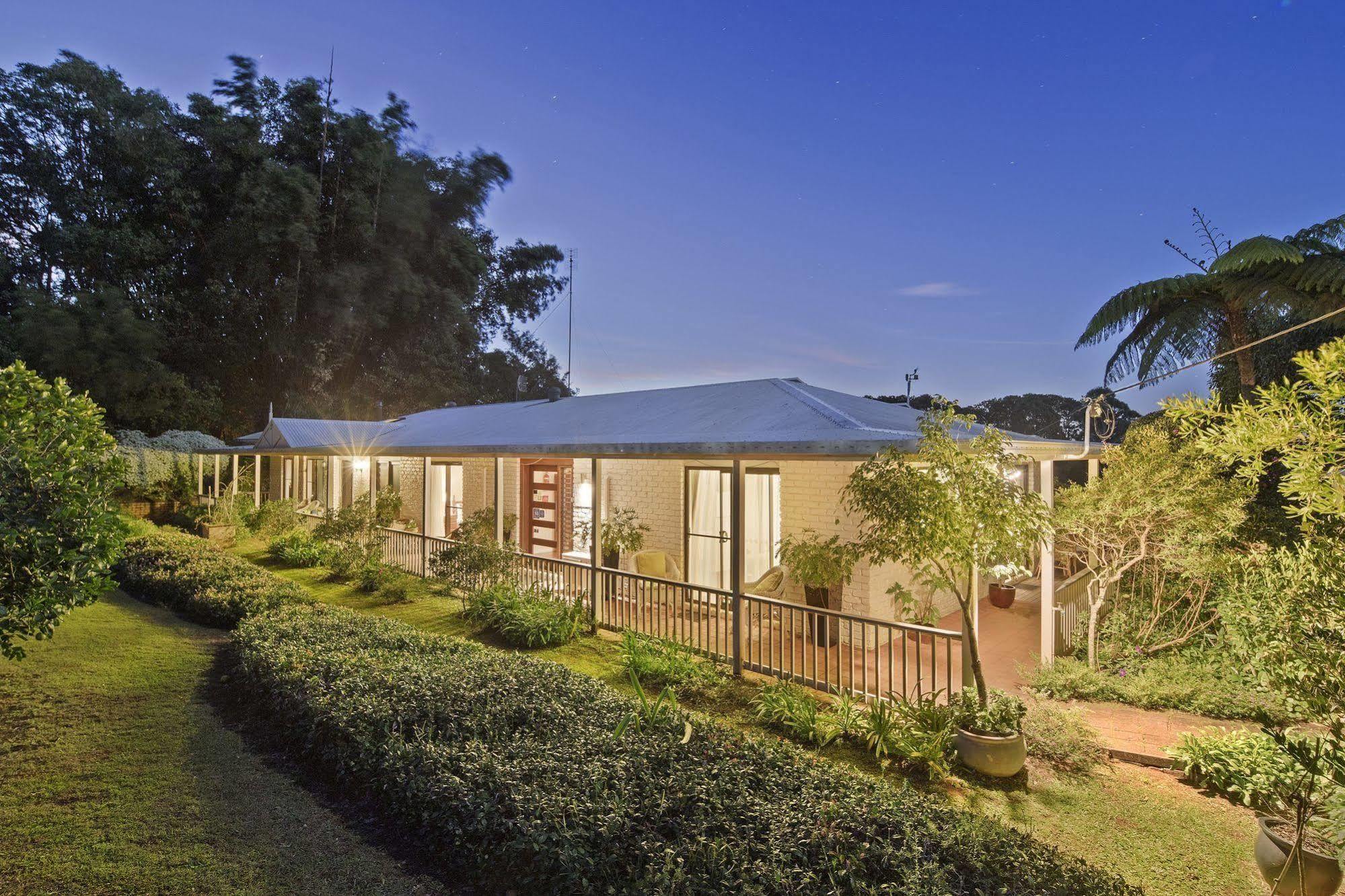 Eden Lodge Nambour Esterno foto