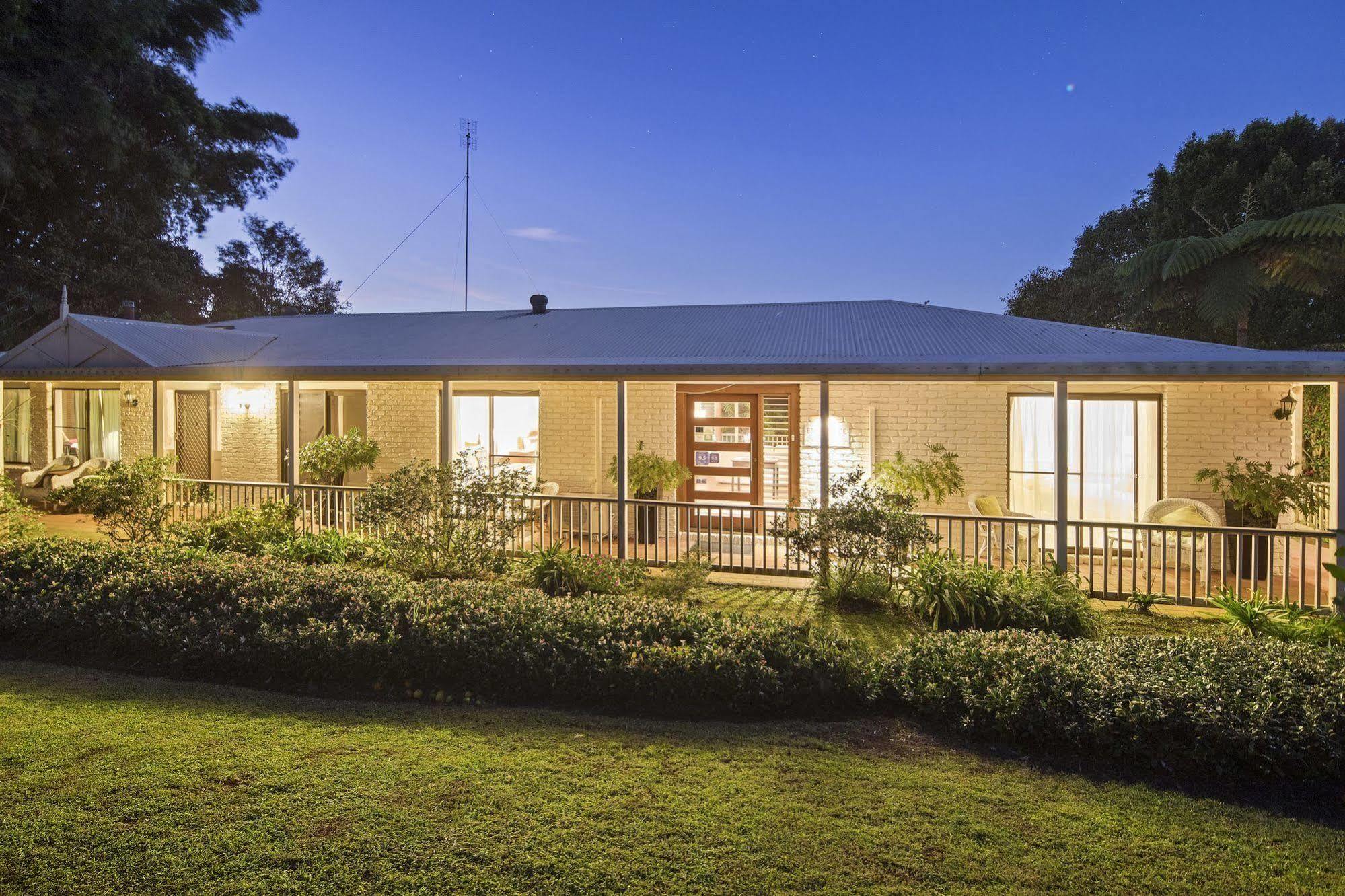 Eden Lodge Nambour Esterno foto