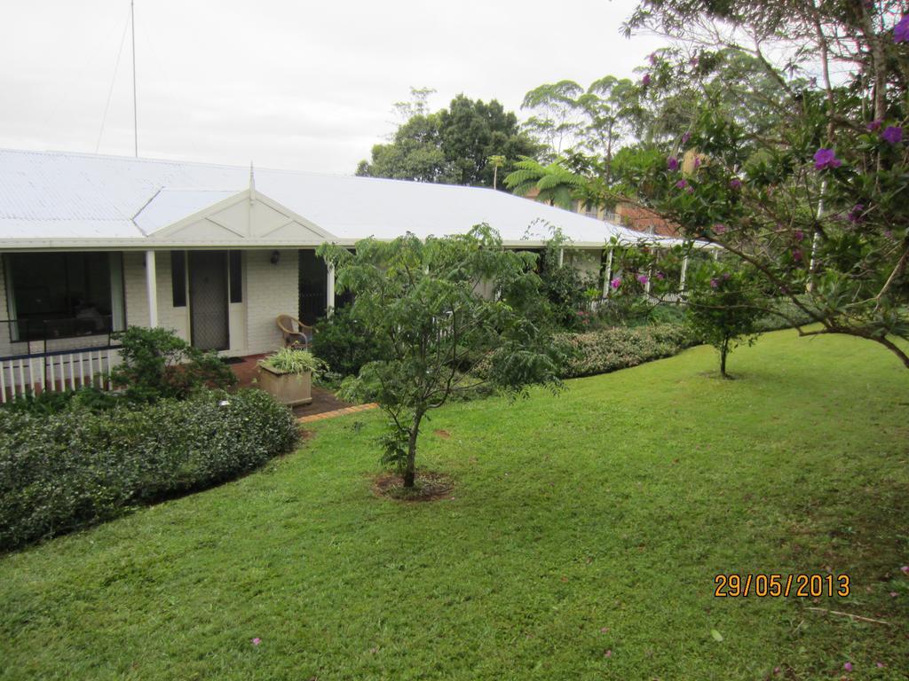 Eden Lodge Nambour Esterno foto