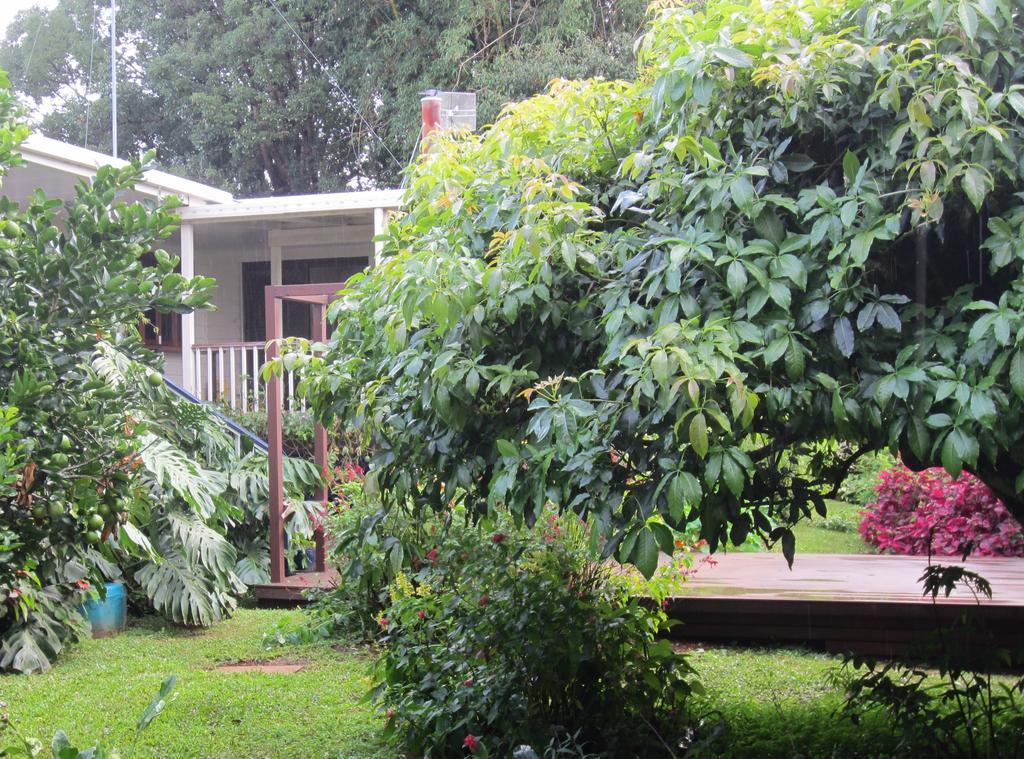 Eden Lodge Nambour Esterno foto